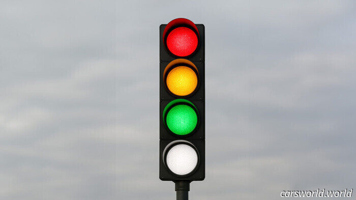 Этот четвертый сигнал может наконец избавить нас от бесконечных красных огней | Carscoops